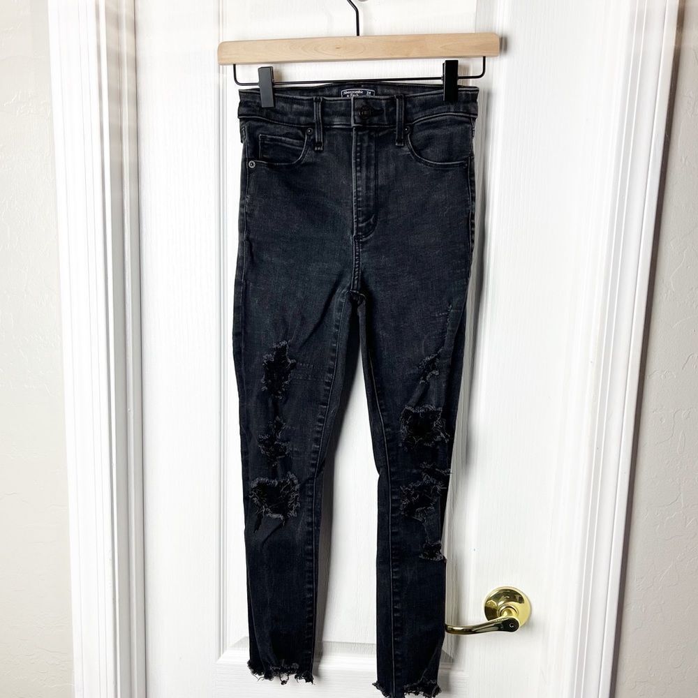 Abercrombie & Fitch Simone‎ High Rise Ankle DESTROYED Jeans Size 24/00s